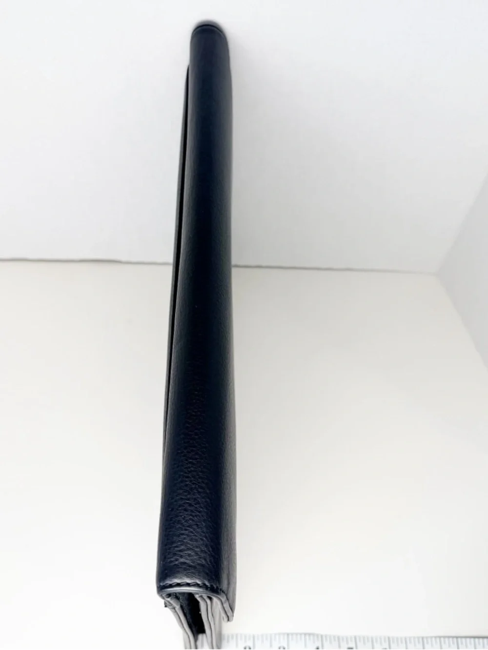 Pristine Levenger Black Pebbled Leather Folio with Magnetic Closure